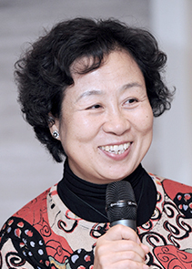 翟凤英