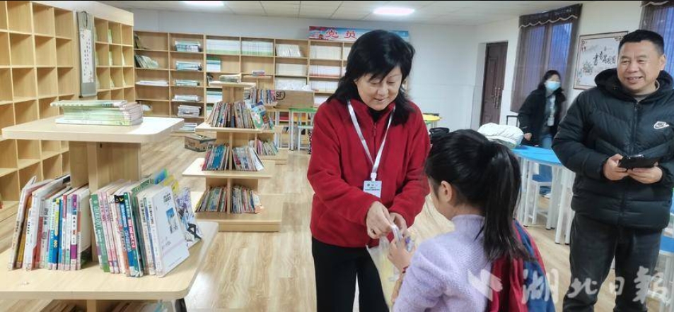 发育障碍和营养治疗分会专家组赴巴东开展儿童青少年营养健康调研